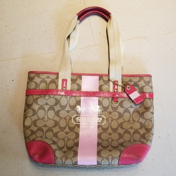 Coach Handbags - Coach signature shoulder purse